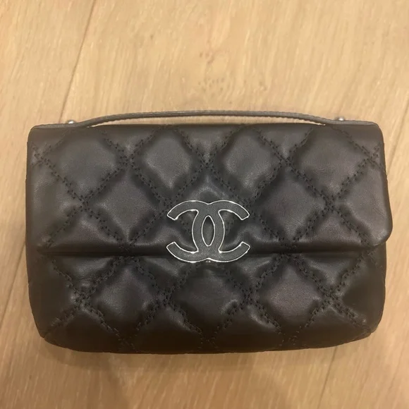 Chanel black Hampton mini flap - Picture 2 of 11